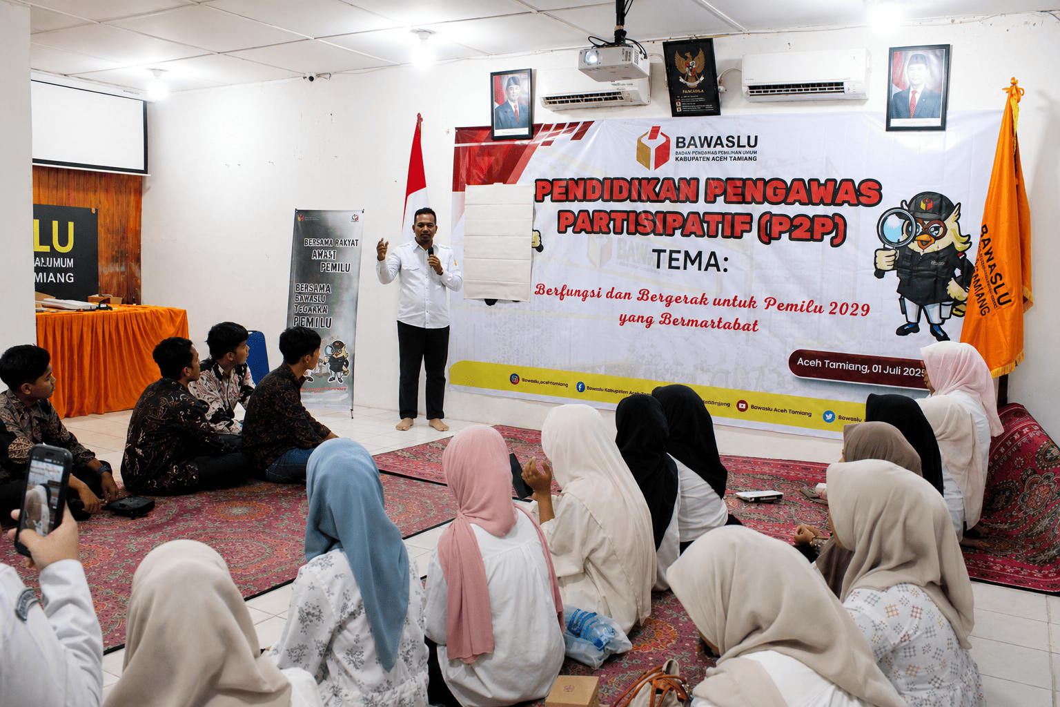 Ketua menjadi pembicara pada saat pelaksanaan pendidikan Pengawas Partisipatif 2026