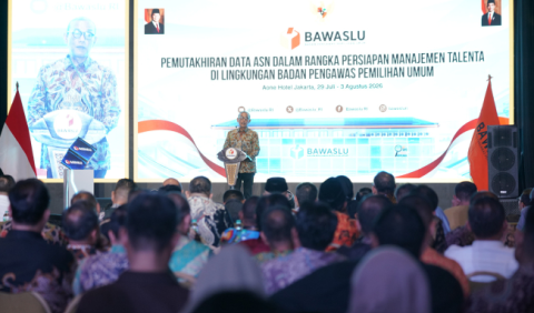 Sekjen Bawaslu RI pada saat Memberi Kata Sambutan