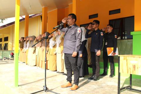 Ketua Bawaslu Aceh Tamiang pada saat Menjadi Pembina Upacara