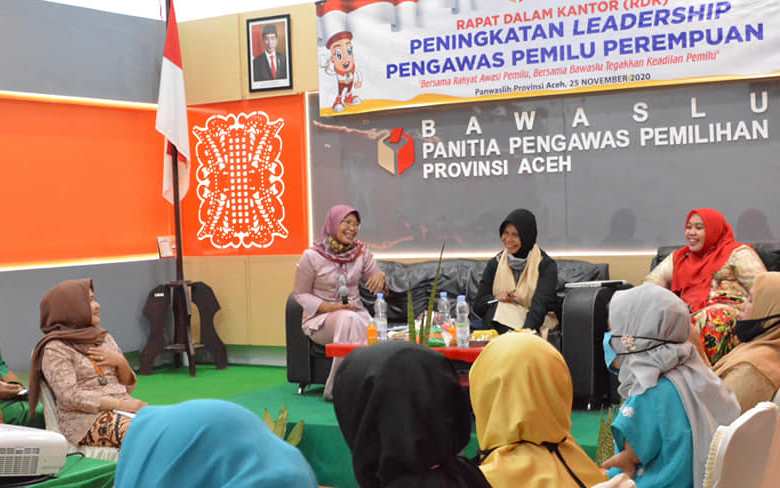 Perempuan Berperan Penting Dalam Pengawasan Pemilu 