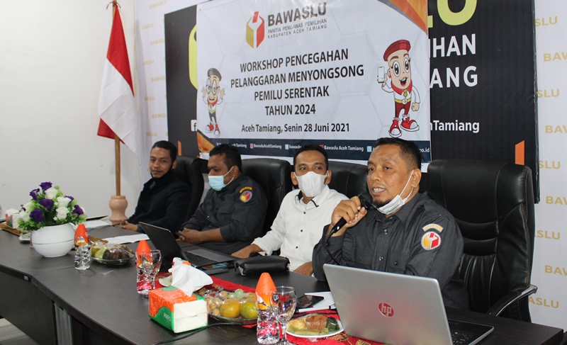 Dokumentasi kegiatan Workshop Pencegahan Pelanggaran Menyonsong Pemilu Serentak Tahun 2024” yang diselenggarakan oleh Panwaslih Kabupaten Aceh Tamiang pada Senin, 28 Juni 2021 di Kantor Panwaslih Kabupaten Aceh Tamiang